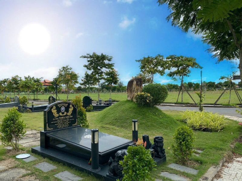 mộ đá tam cấp